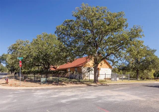 Homes for sale in Fredericksburg, TX | 1200 Doe Run Holw, Fredericksburg, TX 78624 | MLS# 8698217
