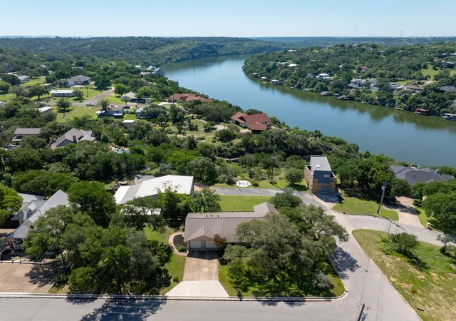 1st image of 401 Crestview Dr, Marble Falls, TX 78654 | MLS# 4283530