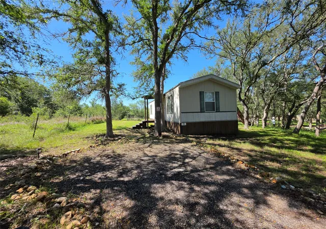 3rd image of 113 Valley Ln, Smithville, TX 78957 | MLS# 1115859
