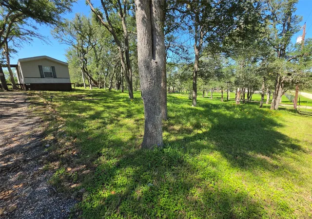 4th image of 113 Valley Ln, Smithville, TX 78957 | MLS# 1115859