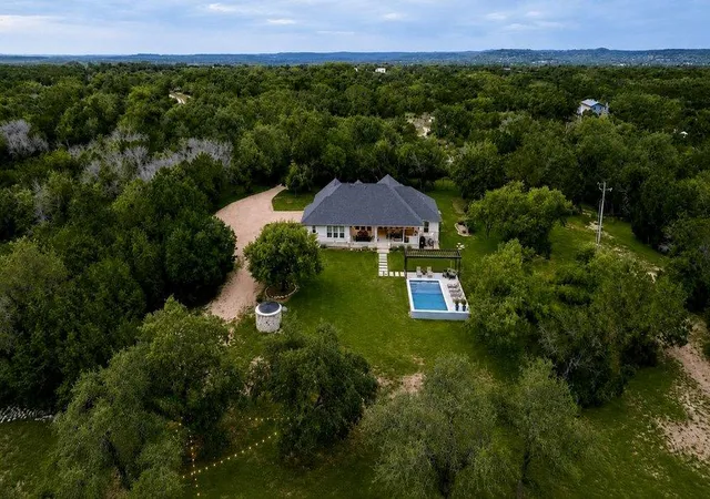 Homes for sale in Spicewood, TX | 335 Turkey Tree Rd, Spicewood, TX 78669 | MLS# 2434746