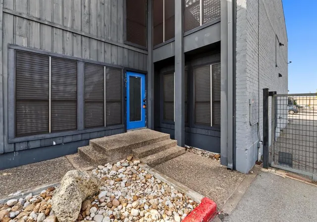 2nd image of 909 Reinli St #101, Austin, TX 78751 | MLS# 9084332