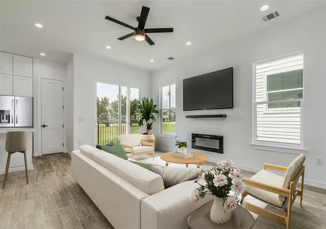 3rd image of 136 Lourdes Ct #B, Dripping Springs, TX 78620 | MLS# 7515435