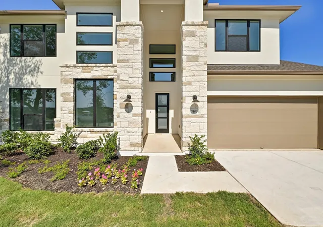 Photo 2 of Single family home for sale at 7400 Desert Needle Dr, Lago Vista, TX 78645 | MLS# 5721291 | Listing updated on 2026-10-04
