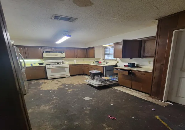 3rd image of 9711 Parkfield Dr, Austin, TX 78758 | MLS# 9094935