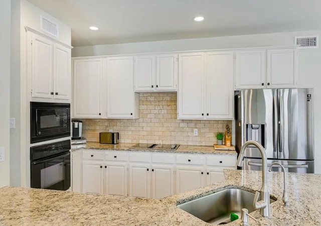 Photo 2 of Single family home for sale at 6804 Rain Creek Pkwy, Austin, TX 78759 | MLS# 4723742 | Listing updated on 2026-09-23
