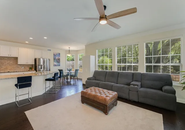 Photo 3 of Single family home for sale at 6804 Rain Creek Pkwy, Austin, TX 78759 | MLS# 4723742 | Listing updated on 2026-09-23
