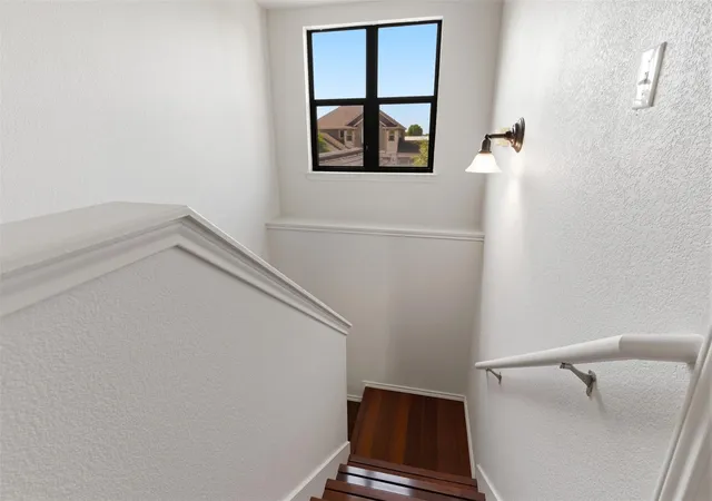 Photo 2 of Single family home for sale at 602 Yosemite Trl, Taylor, TX 76574 | MLS# 5478623 | Listing updated on 2026-09-21