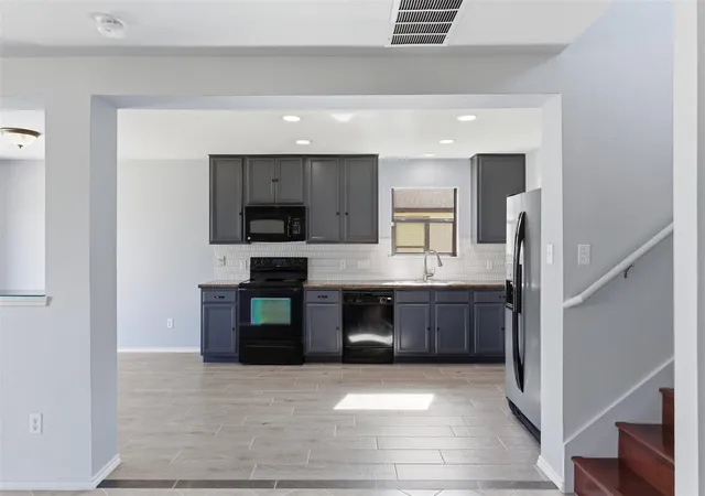 Photo 4 of Single family home for sale at 602 Yosemite Trl, Taylor, TX 76574 | MLS# 5478623 | Listing updated on 2026-09-21