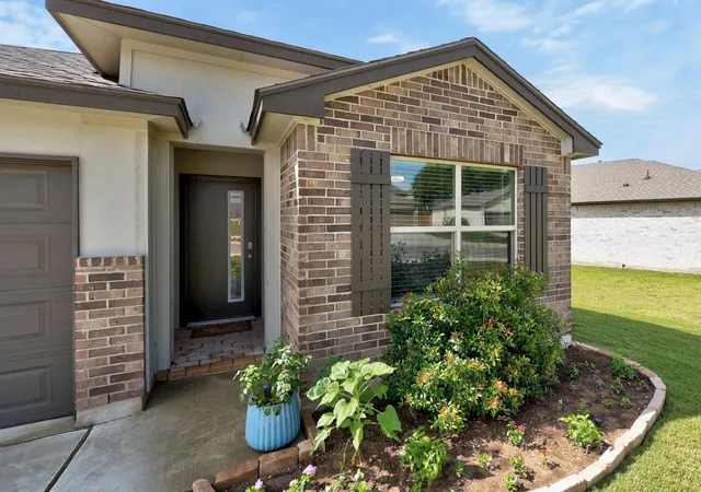 Photo 3 of Single family home for sale at 108 Coda Xing, Georgetown, TX 78633 | MLS# 2642327 | Listing updated on 2026-07-21