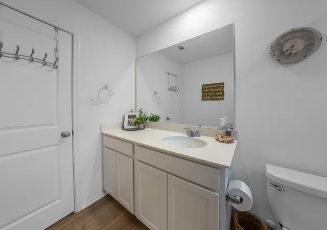 Photo 4 of Single family home for sale at 440 Sebring Cir, Hutto, TX 78634 | MLS# 6448021 | Listing updated on 2026-08-16