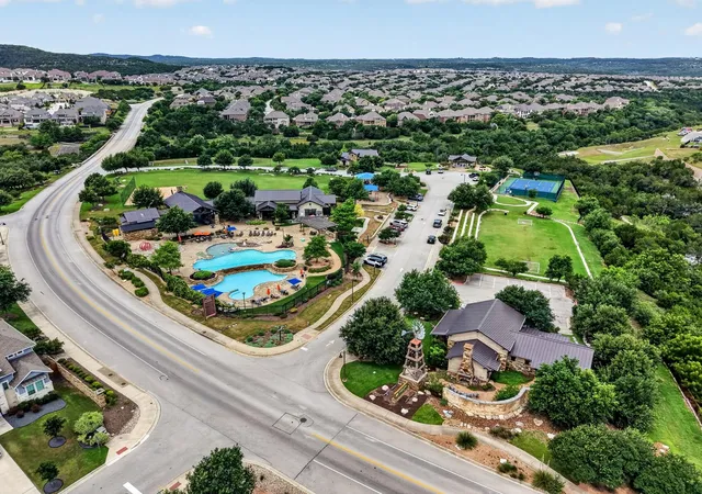 Photo 4 of Single family home for sale at 6312 Empresa Dr, Austin, TX 78738 | MLS# 1949612 | Listing updated on 2026-08-30