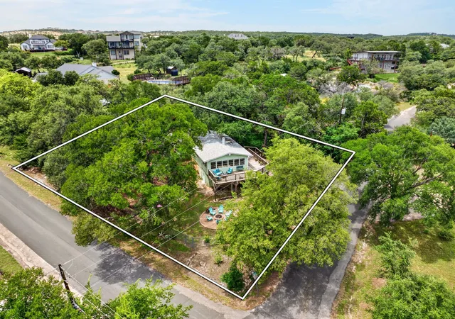 Homes for sale in Spicewood, TX | 1016 Windy Shores Loop, Spicewood, TX 78669 | MLS# 1998133
