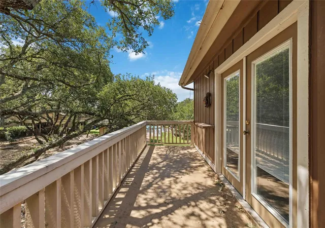 4th image of 320 Twin Sails #25, Horseshoe Bay, TX 78657 | MLS# 1685201