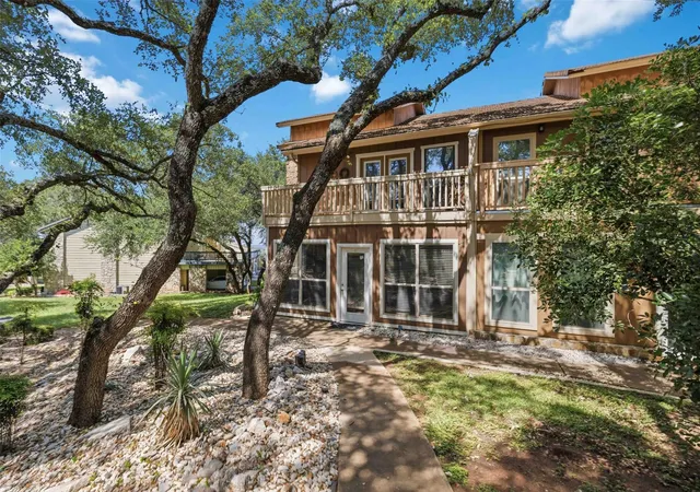 5th image of 320 Twin Sails #25, Horseshoe Bay, TX 78657 | MLS# 1685201