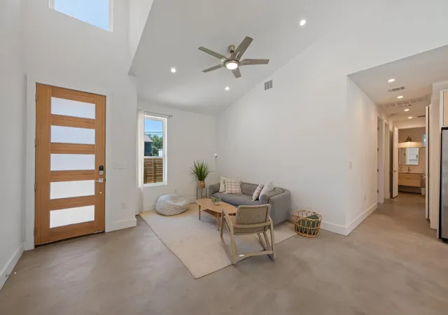 Listing Photo 4 - Condo for sale in building located at 508 Capitol Dr, Austin, TX 78753 - Unit #1