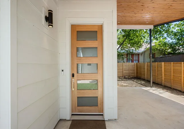 Listing Photo 2 - Condo for sale in building located at 508 Capitol Dr, Austin, TX 78753 - Unit #2
