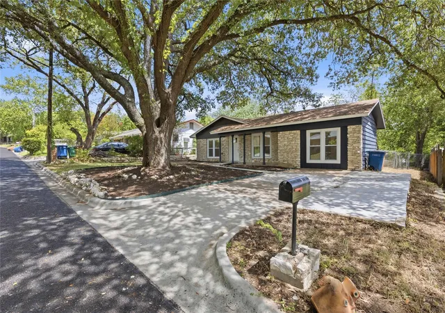 2nd image of 6807 La Salle Dr, Austin, TX 78723 | MLS# 2280221