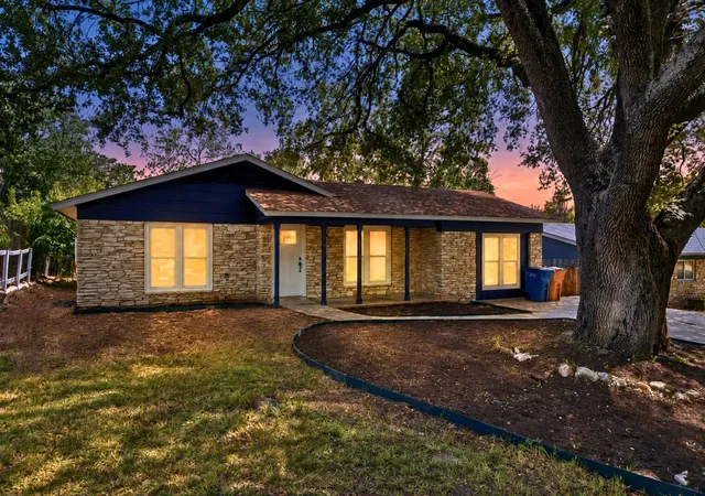 Photo 2 of Sale Pending at 6807 La Salle Dr, Austin, TX 78723 | MLS# 2280221 | Listing updated on 2026-09-03