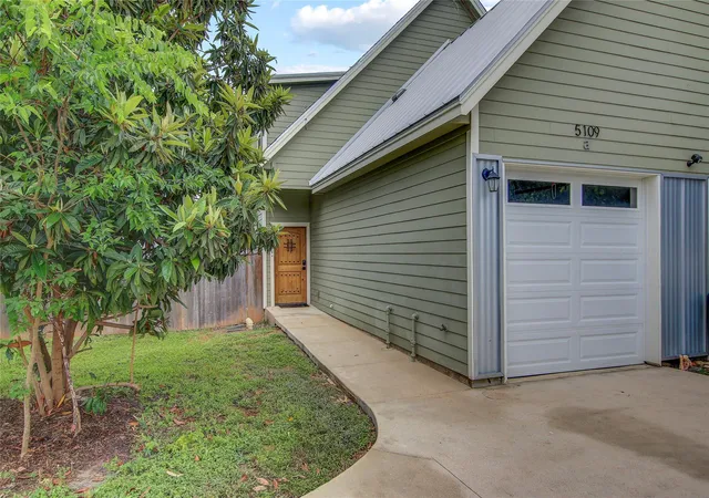 2nd image of 5109 Lott Ave, Austin, TX 78721 | MLS# 3200803