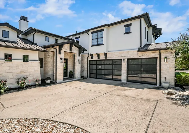 Photo 3 of Single family home for sale at 810 Crestone Strm Dr, Austin, TX 78738 | MLS# 6260009 | Listing updated on 2026-09-06