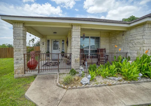 1st image of 409 S Hunting Lodge Ln, Bastrop, TX 78602 | MLS# 5709527
