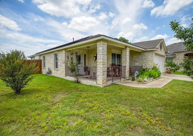2nd image of 409 S Hunting Lodge Ln, Bastrop, TX 78602 | MLS# 5709527