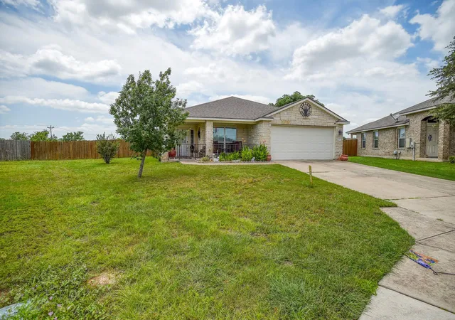 5th image of 409 S Hunting Lodge Ln, Bastrop, TX 78602 | MLS# 5709527