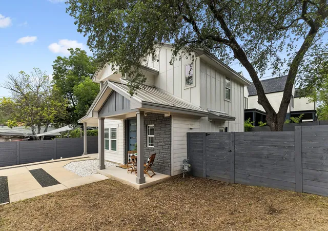 Photo 2 of Single family home for sale at 806 Philco Dr #2, Austin, TX 78745 | MLS# 9885311 | Listing updated on 2026-10-09
