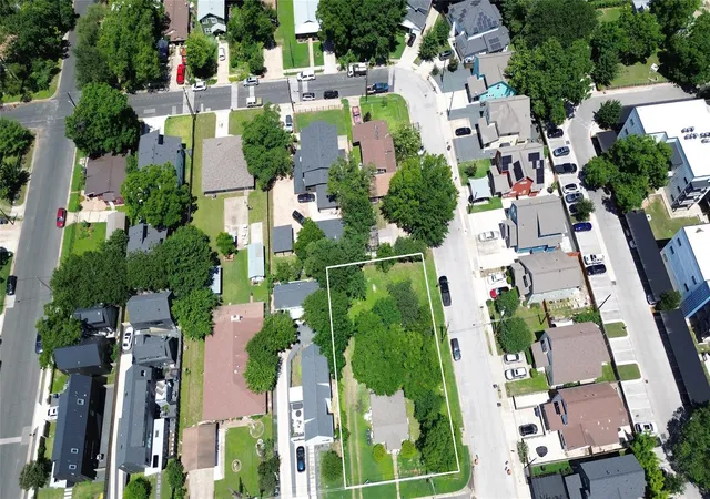 3rd image of 1104 Brass St, Austin, TX 78702 | MLS# 5440899