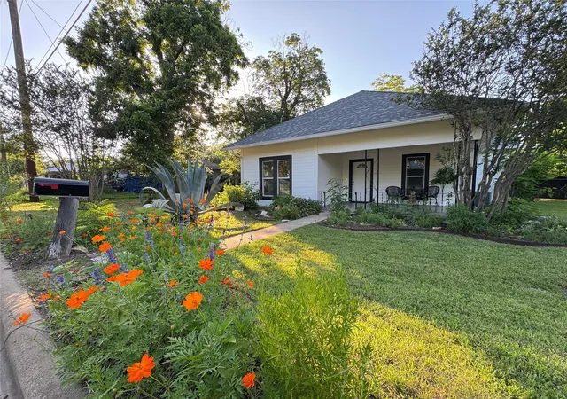 38th image of 302 E Brenham St, Elgin, TX 78621 | MLS# 1019316