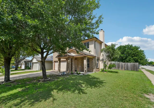 Photo 3 of Single family home for sale at 231 Altamont St, Hutto, TX 78634 | MLS# 2622371 | Listing updated on 2026-09-12