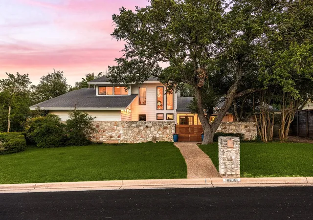 Single family home for sale at 5105 N Rim Dr, Austin, TX 78731 | MLS# 1849065