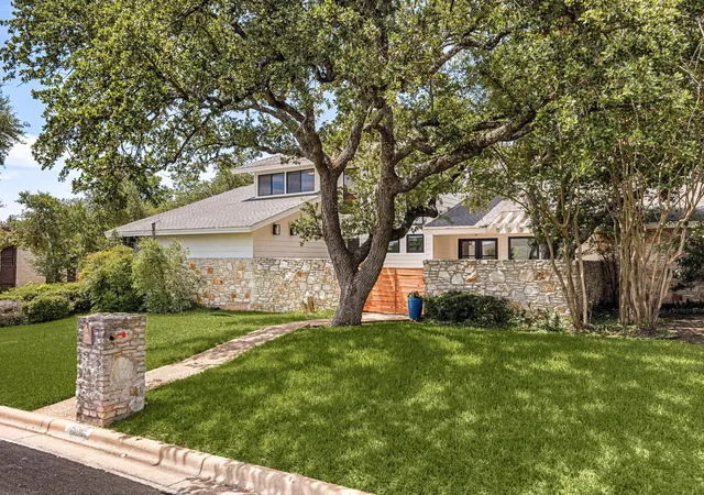 Photo 3 of Single family home for sale at 5105 N Rim Dr, Austin, TX 78731 | MLS# 1849065 | Listing updated on 2026-10-06