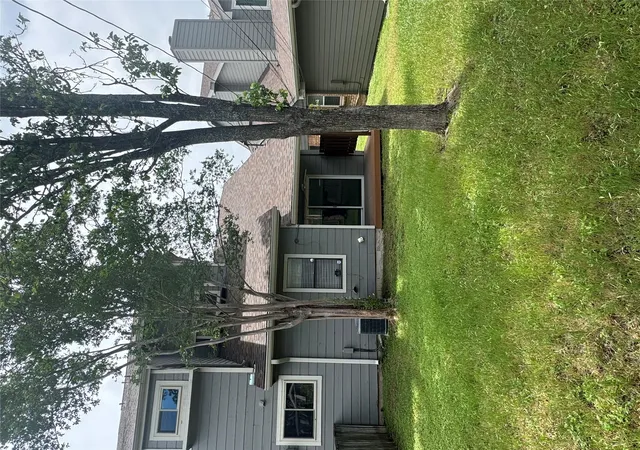 Listing Photo 5 - Condo for sale in building located at 8502 Cima Oak Ln, Austin, TX 78759 - Unit #A