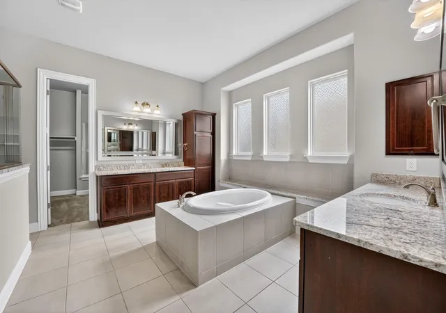 Photo 4 of Single family home for sale at 1009 Wolcott Dr, Leander, TX 78641 | MLS# 3749816 | Listing updated on 2026-10-02