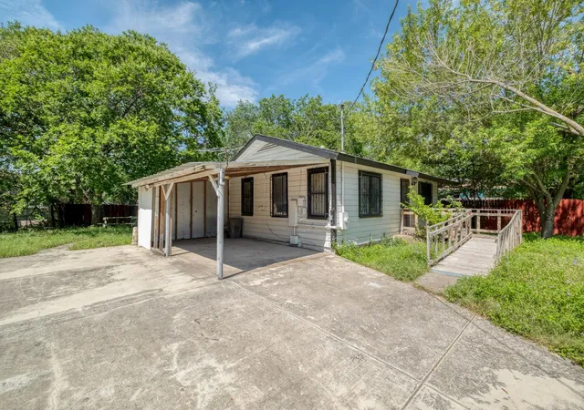 1st image of 3509 Lyons Rd, Austin, TX 78702 | MLS# 1609556