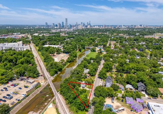 Photo 3 of Single family home for sale at 3509 Lyons Rd, Austin, TX 78702 | MLS# 1609556 | Listing updated on 2026-08-28