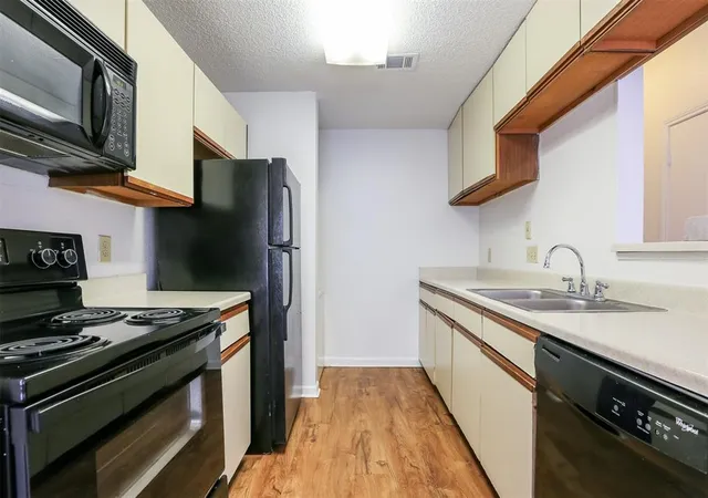 2nd image of 912 W 22Nd St, Austin, TX 78705