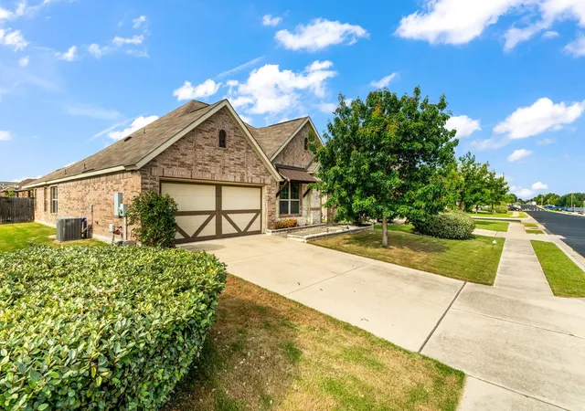 2nd image of 804 Farm House Dr, Hutto, TX 78634 | MLS# 7269187