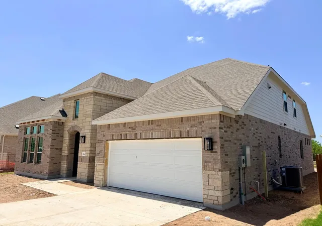 Photo 3 of Sale Pending at 1740 Scenic Hts Ln, Georgetown, TX 78628 | MLS# 8275391 | Listing updated on 2026-09-01