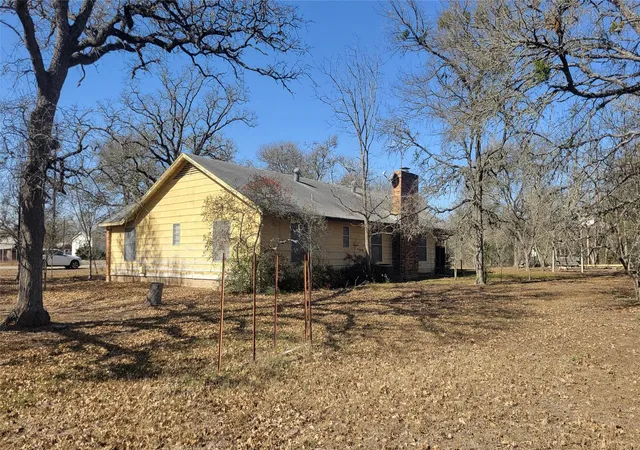 Photo 3 of Single family home for sale at 123 River Oaks Dr, Cedar Creek, TX 78612 | MLS# 8408791 | Listing updated on 2026-09-19