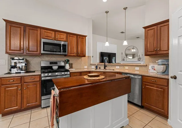 Photo 4 of Single family home for sale at 3804 Hidden Lake Xing, Pflugerville, TX 78660 | MLS# 2841247 | Listing updated on 2026-09-22