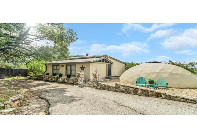Photo 3 of Single family home for sale at 1225 Waterway Ln, Burnet, TX 78611 | MLS# 7528792 | Listing updated on 2026-07-10