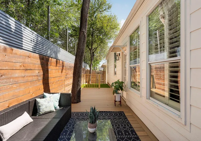 Photo 2 of Single family home for sale at 2809 Kinney Oaks Ct, Austin, TX 78704 | MLS# 4729441 | Listing updated on 2026-10-28