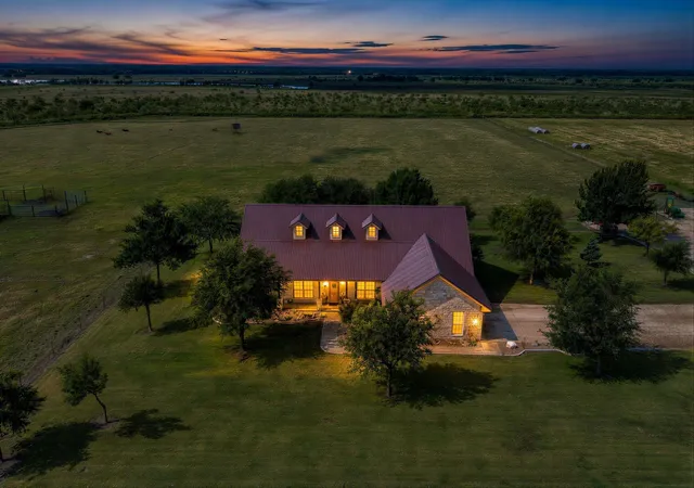 2nd image of 19000 Fm 971, Granger, TX 76530 | MLS# 5716408