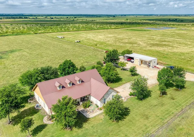 4th image of 19000 Fm 971, Granger, TX 76530 | MLS# 5716408