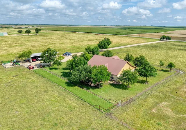 5th image of 19000 Fm 971, Granger, TX 76530 | MLS# 5716408