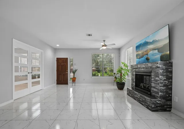 4th image of 329 Island Oak Dr, Austin, TX 78748 | MLS# 6167863