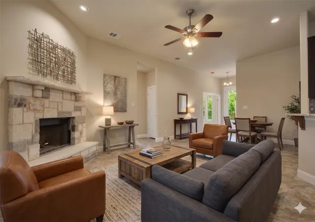 4th image of 208 Venture Blvd S, Lago Vista, TX 78645 | MLS# 4720395